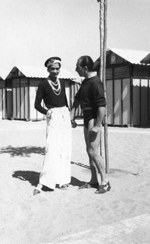 Coco Chanel photos - coco chanel 1920s - Coco Chanel on the beach.jpg